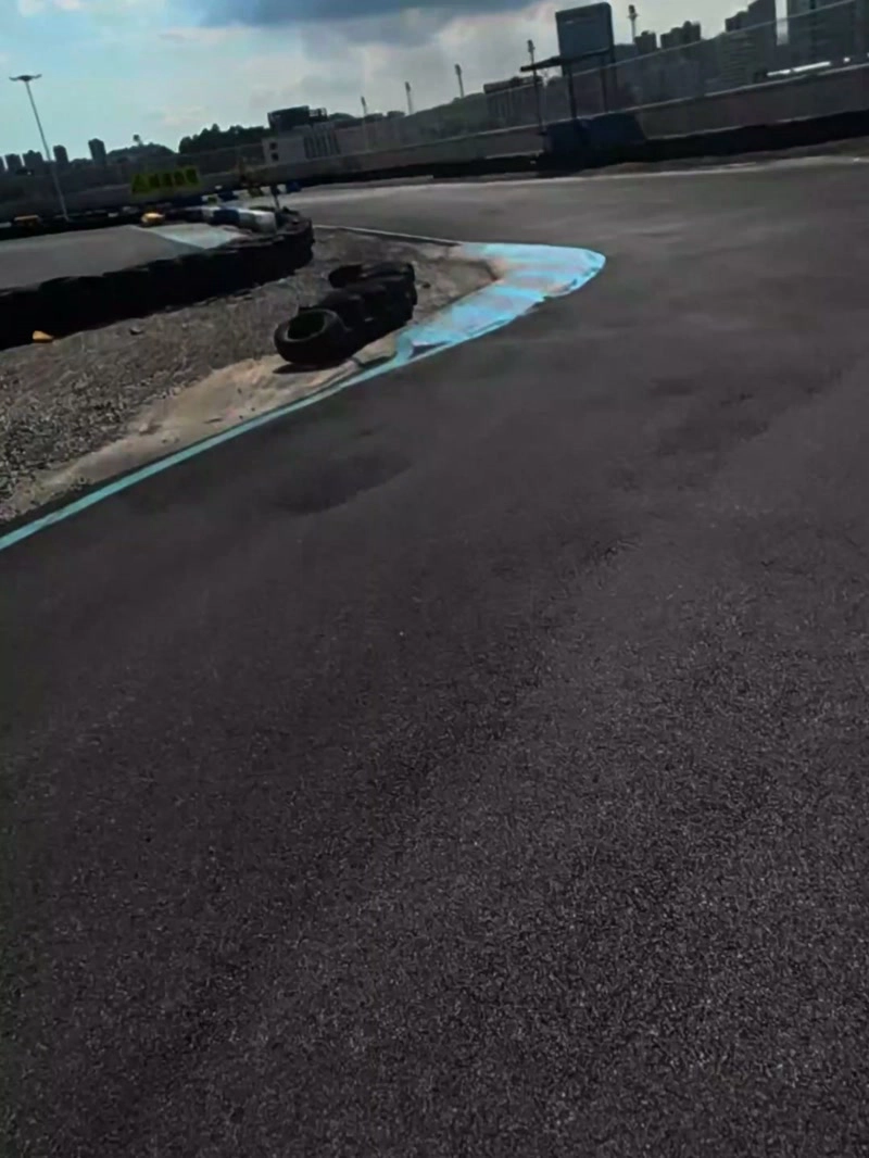 体验弯道极限穿梭